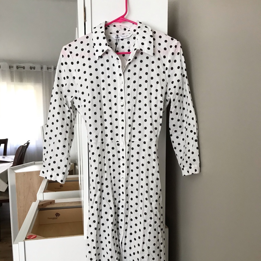 ZARA B&W POLKA DOTTED BUTTON DOWN DRESS